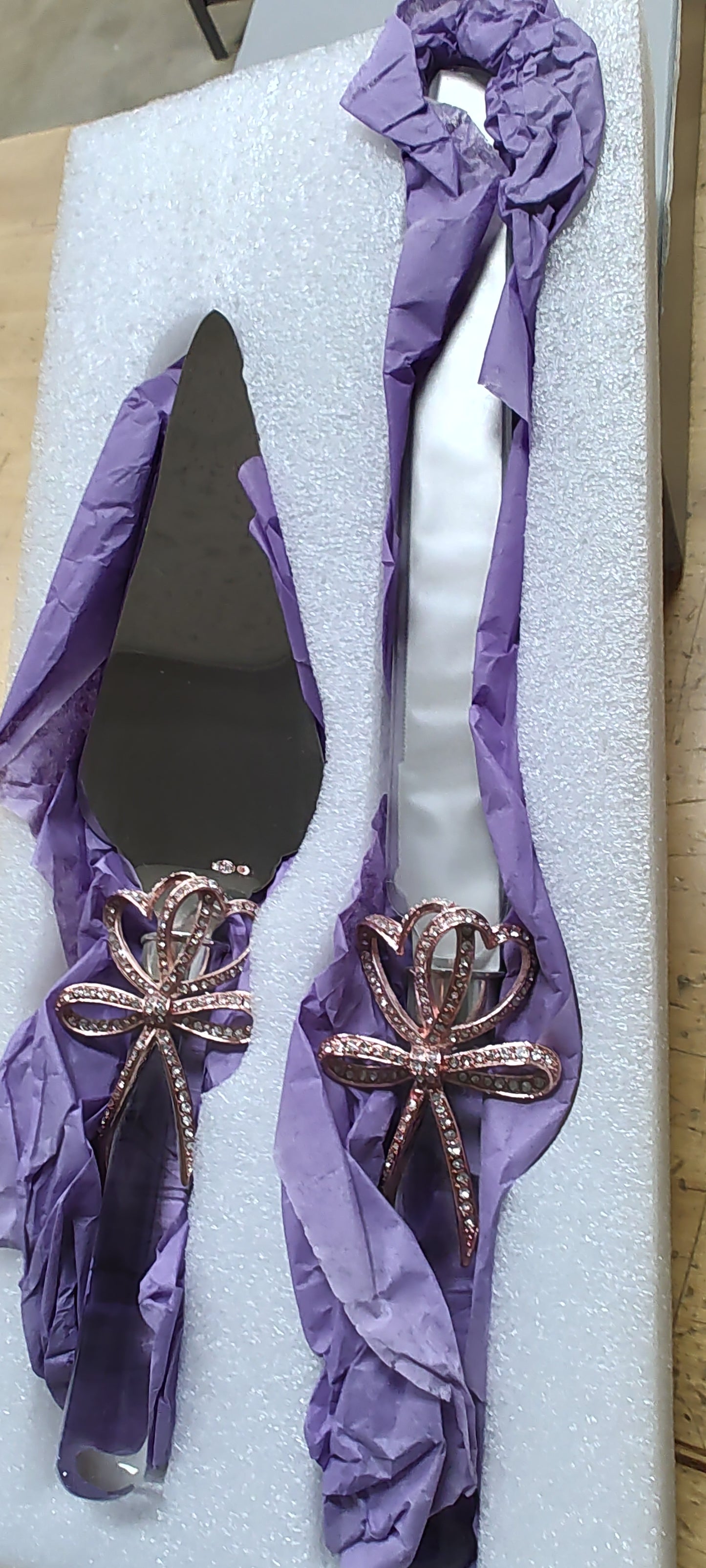 The BALL & CHAIN Wedding Cake Server Gift Set