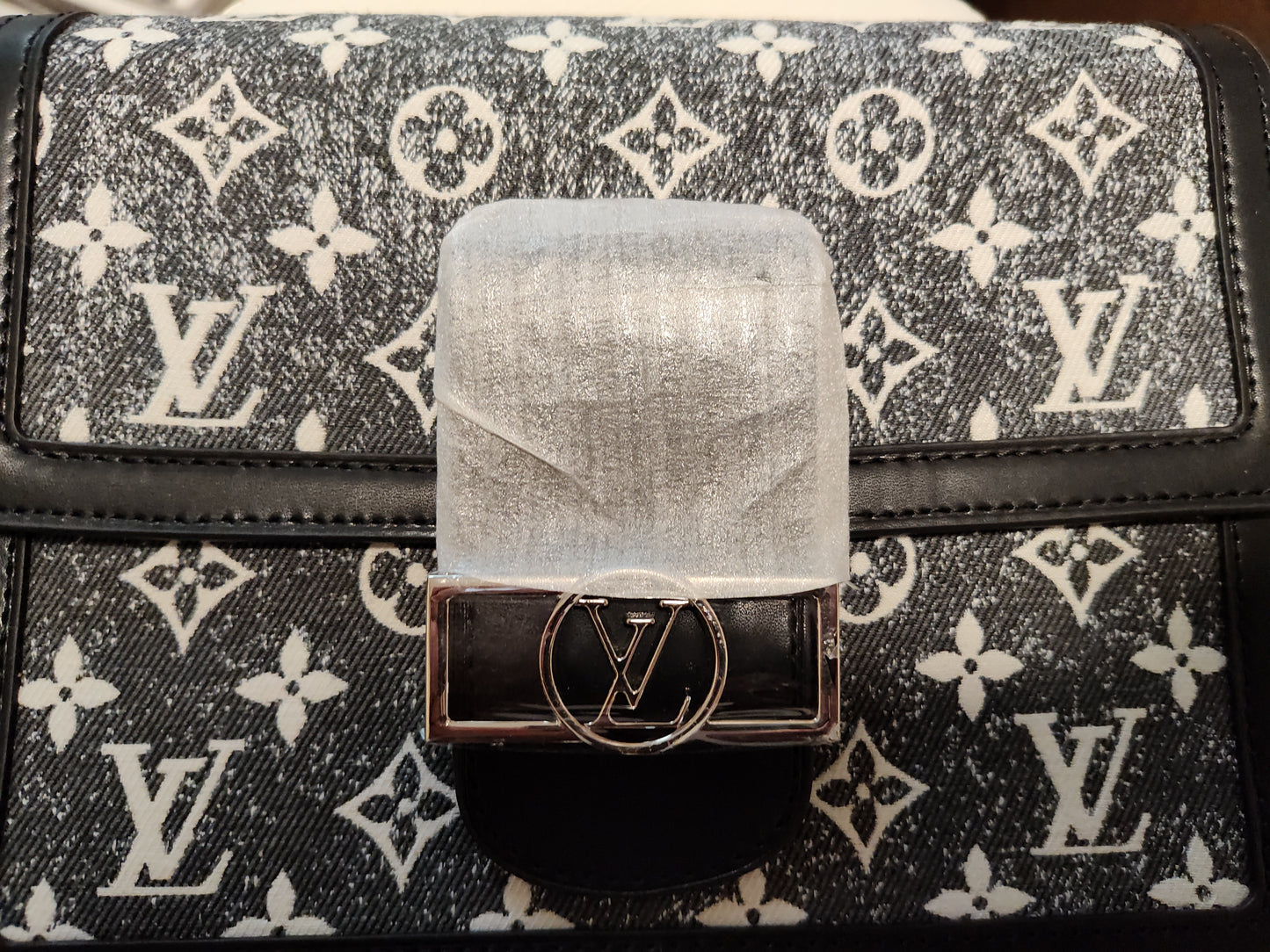 Inspired By: LOUIS VUITTON HANDBAGS POCHETTE SHOULDER BAG/CROSSBODY BAG