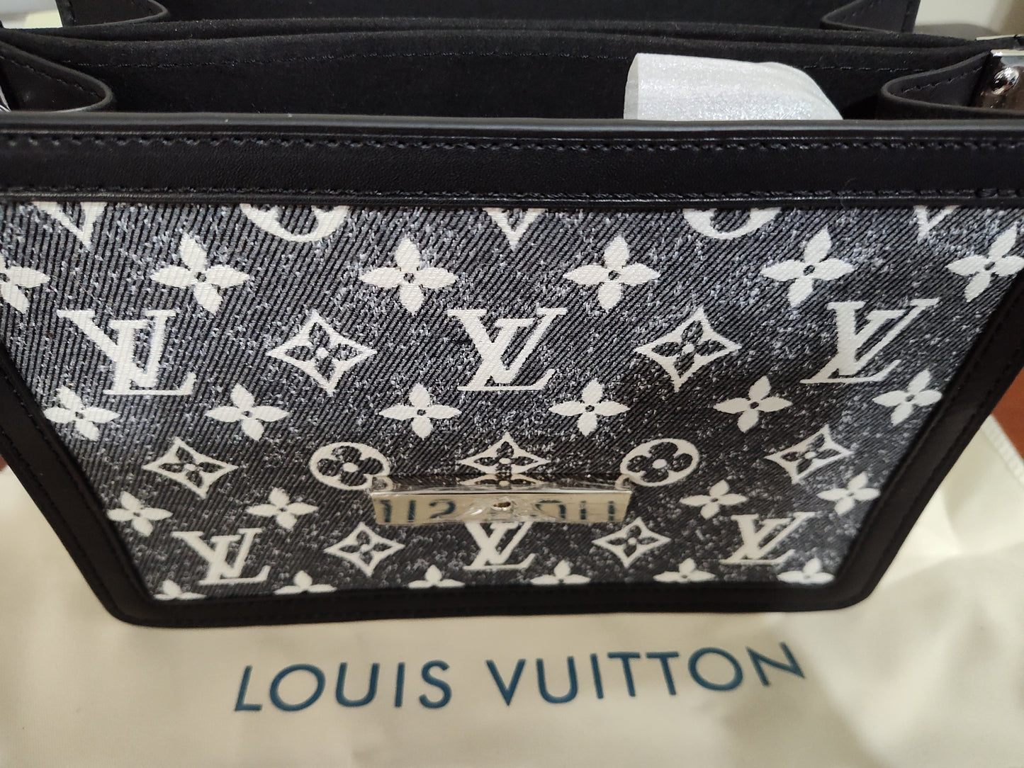 Inspired By: LOUIS VUITTON HANDBAGS POCHETTE SHOULDER BAG/CROSSBODY BAG