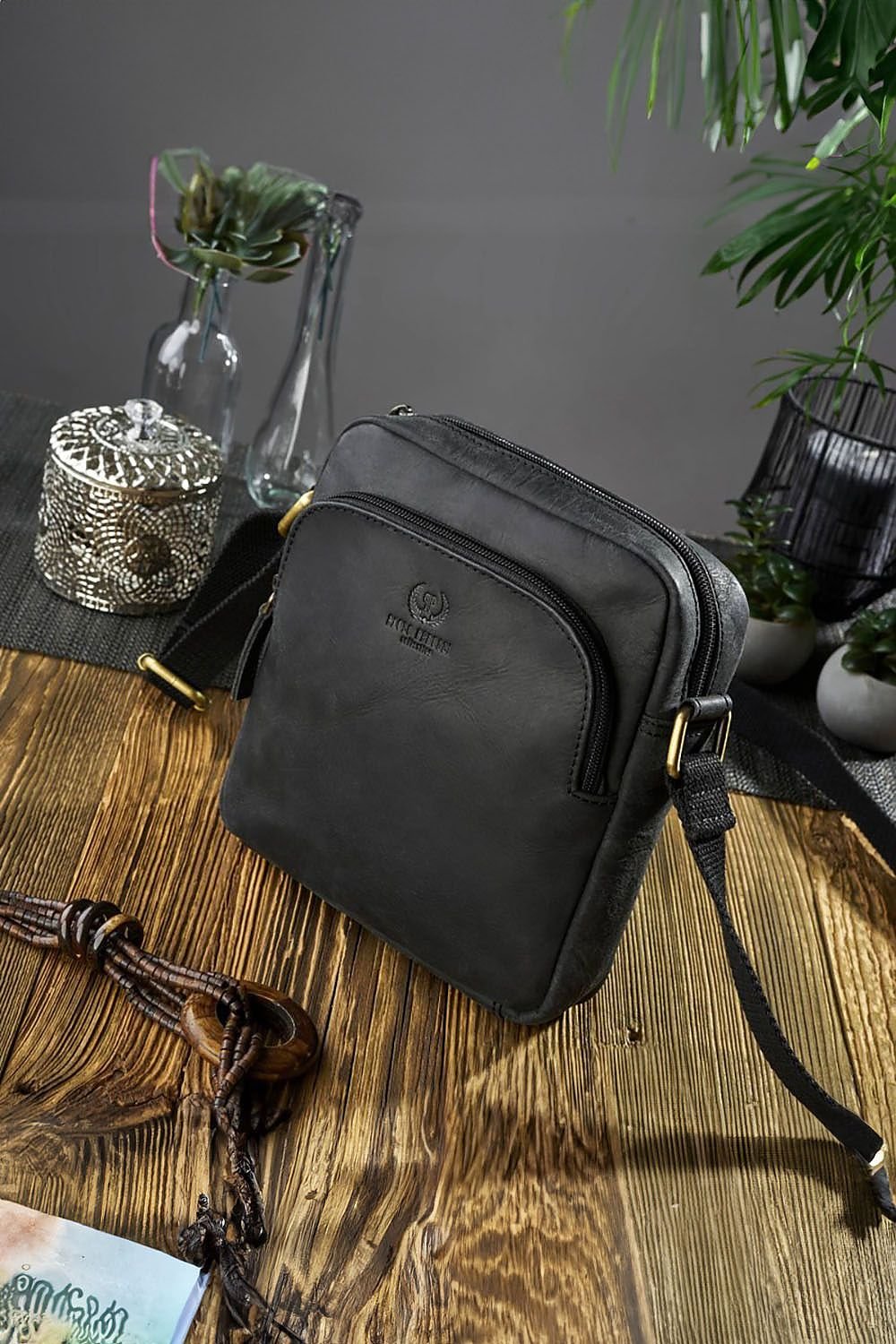 Bad AZZ Natural leather bag by Galanter, will make you smile