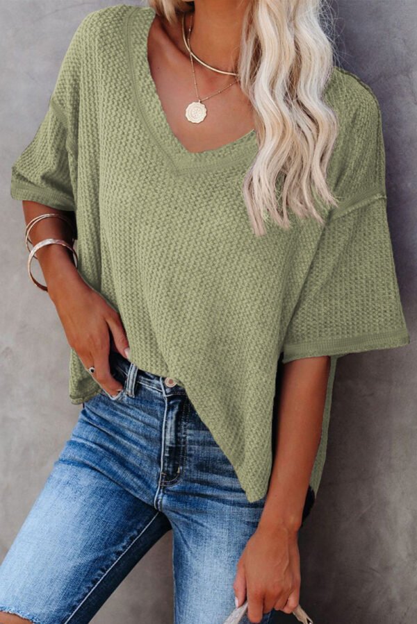 gray exposed seam half sleeve knitted v neck textured top