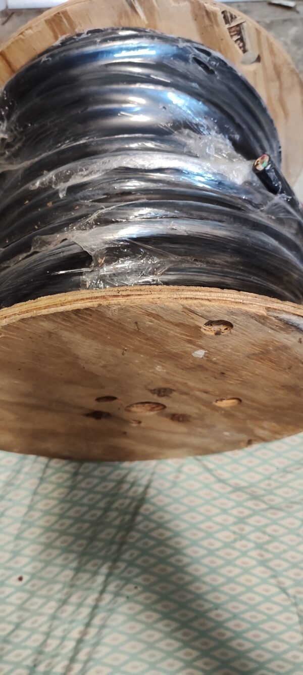 10 awg sjoow portable cord, 4 conductor 300v power cable, epdm wires with cpe outer jacket 250' length