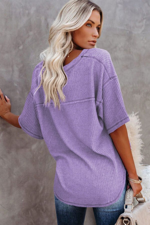 gray exposed seam half sleeve knitted v neck textured top