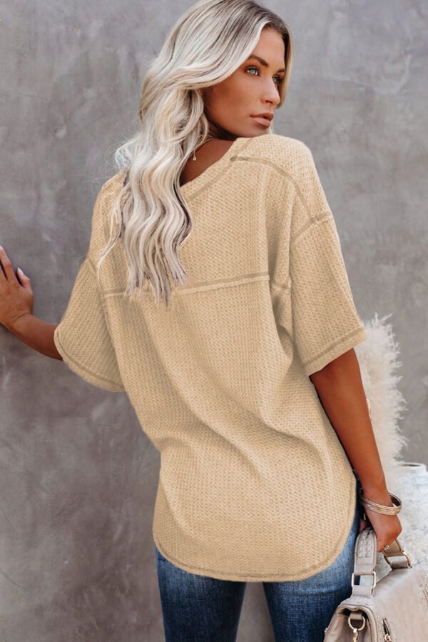 gray exposed seam half sleeve knitted v neck textured top