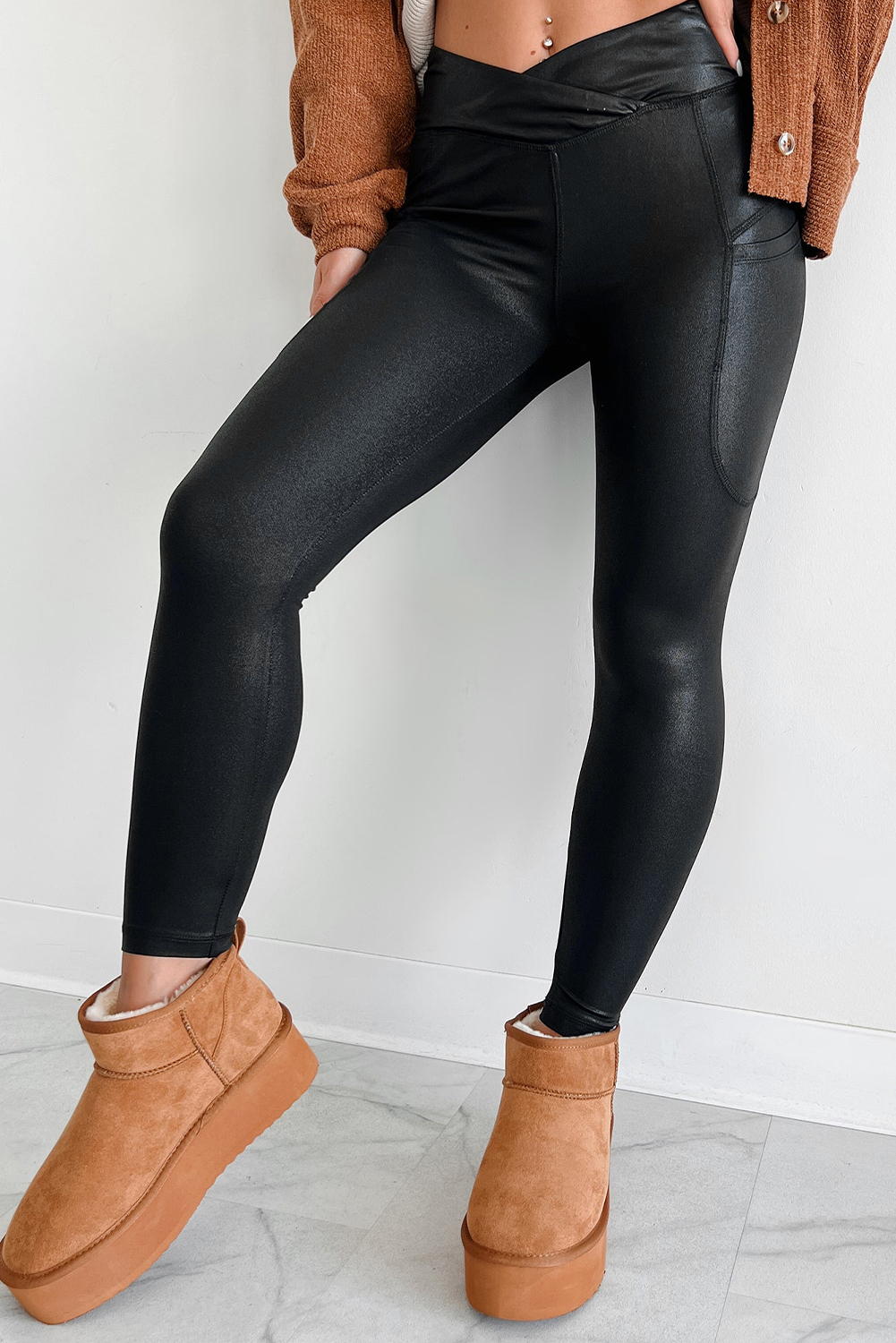 black v crossover high waist pocketed leggings